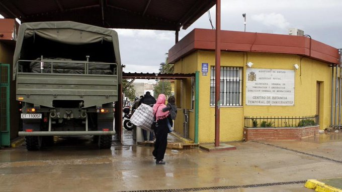 🇪🇸Hiszpania: Melilla. Marokańscy migranci bez dachu nad głową mimo apeli 26 organizacji
