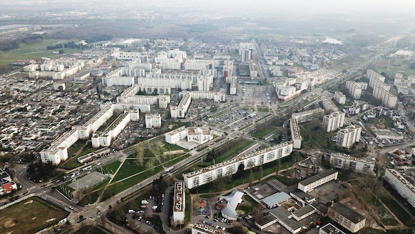 🇫🇷Francja: Aulnay-sous-Bois. Starcia mieszkańców blokowiska 3000 z policją