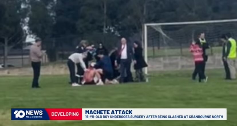 🇦🇺Australia: Cranbourne North. Trzech napastników zaatakowało maczetami 15-latka
