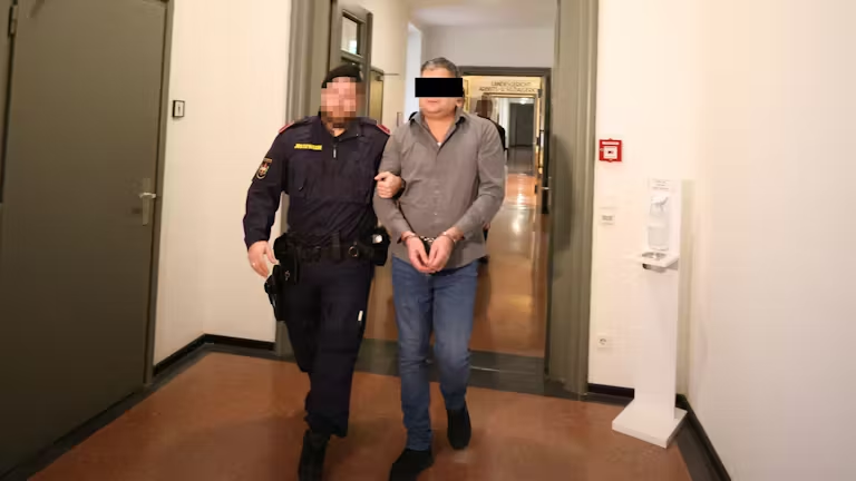 Austria: Horn. Afgańczyk niemal zabił 16-latka klamrą paska, wyrok 8 lat