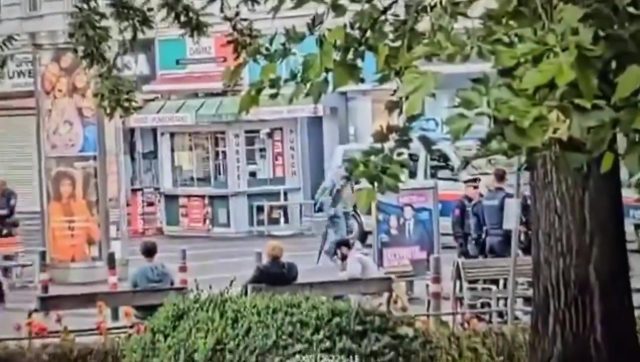 Austria: Wiedeń. Atak nożem na policjanta, uratowała go kamizelka ochronna
