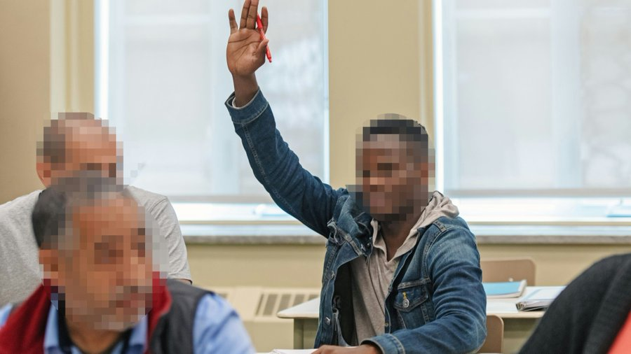 🇦🇹Austria: Wiedeń. Dziewięciu kandydatów uciekło z egzaminu B1 przy kontroli dowodów