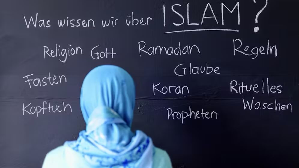 🇦🇹Austria: Wiedeń. Młodzi muzułmanie przedkładają islam nad krajowe prawo