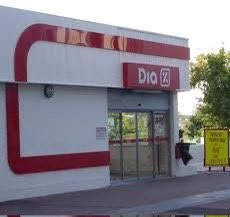 🇪🇸Hiszpania: Badalona. Recydywista zaatakował klientkę sklepu rozbitą butelką