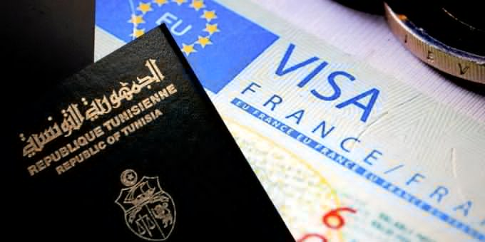 🇫🇷Francja. 47,7% imigrantów mieszkających we Francji urodziło się w Afryce (dane za 2023 r.)