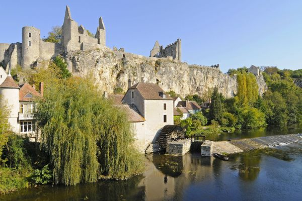 🇫🇷Francja: Angles-sur-l’Anglin. Autor planuje dłuższą podróż do Châtillon-sur-Indre