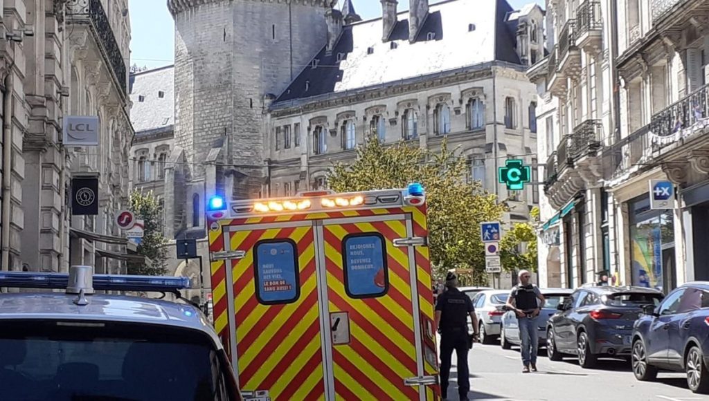 Francja: Angoulême. Strażnicy postrzelili mężczyznę próbującego podpalić ratusz