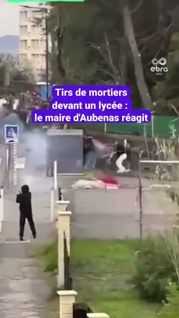 🇫🇷Francja: Aubenas. Zamaskowany sprawca ostrzelał uczniów fajerwerkami przed liceum