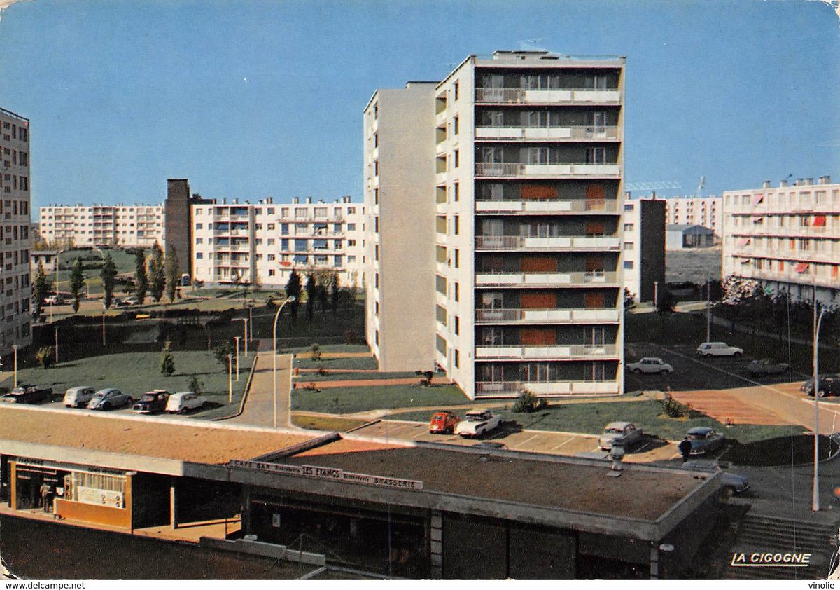 🇫🇷Francja: Aulnay-sous-Bois. Strzelanina w dzielnicy Merisier, dwóch mężczyzn ciężko rannych