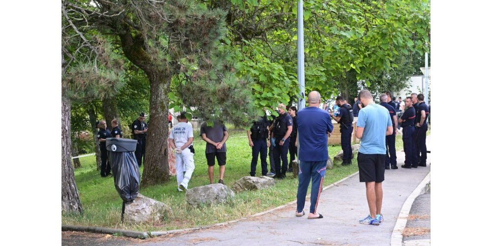 Francja: Besançon. Dwie osoby zginęły od strzałów na osiedlu Montrapon