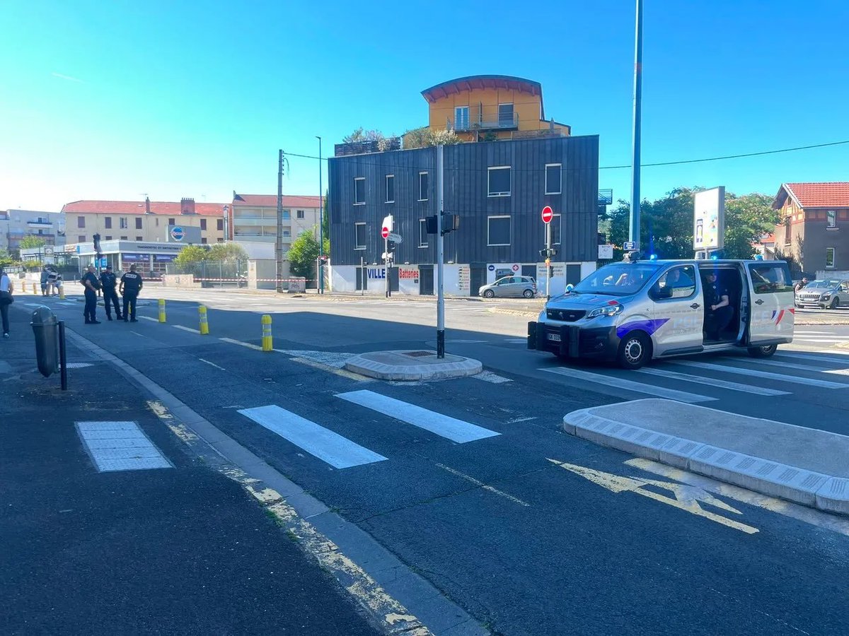 Francja: Clermont-Ferrand. Sudańczyk zaatakował nożem trzy osoby, ranny przez policję