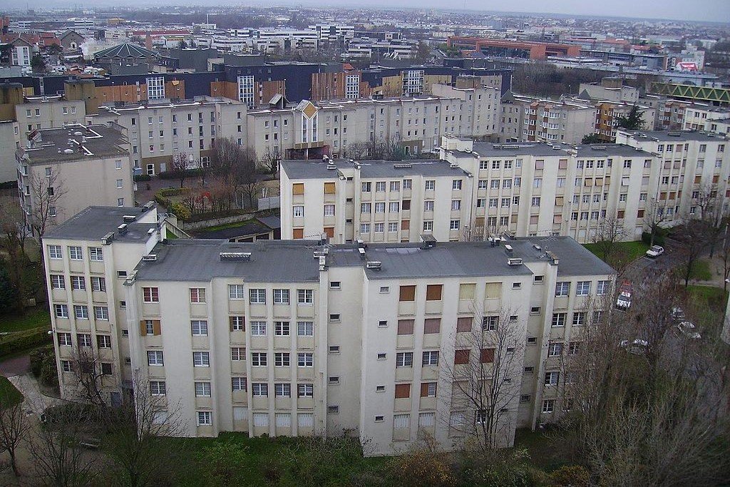🇫🇷Francja: Colombes. Łapówki 4-6 tys. euro za mieszkania socjalne, 48% HLM dla cudzoziemców