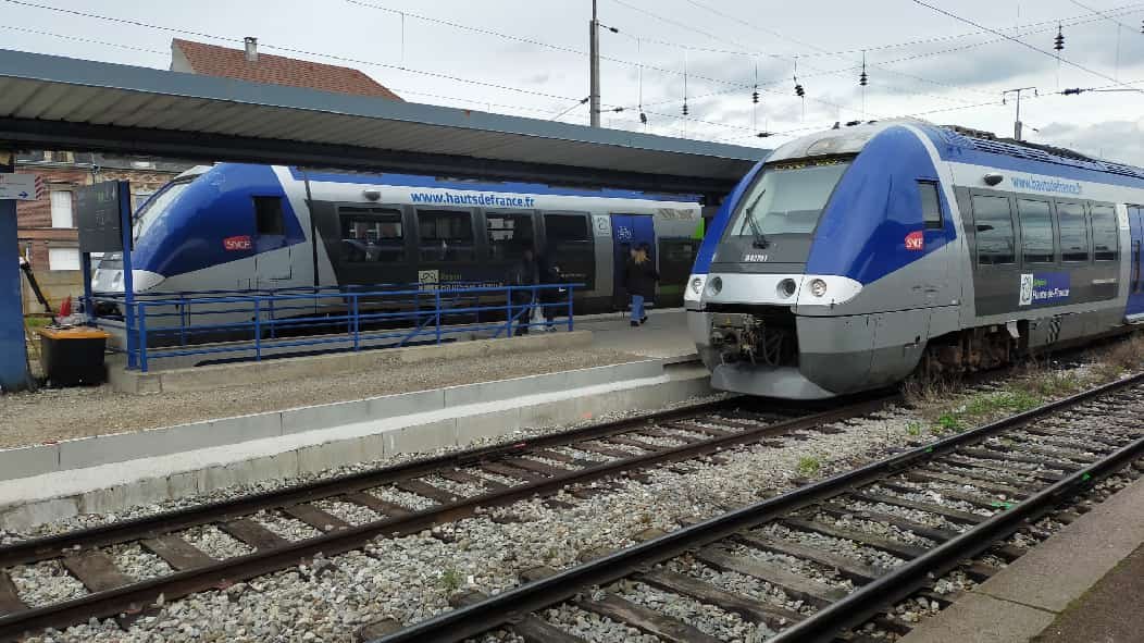 Francja: Compiègne. Recydywista skazany za ekshibicjonizm wobec konduktorki