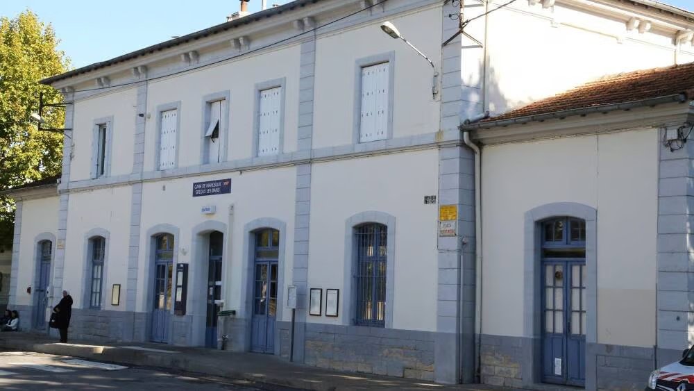 Francja: Digne-les-Bains. Algierczyk skazany za serię włamań, nie przyznaje się do winy