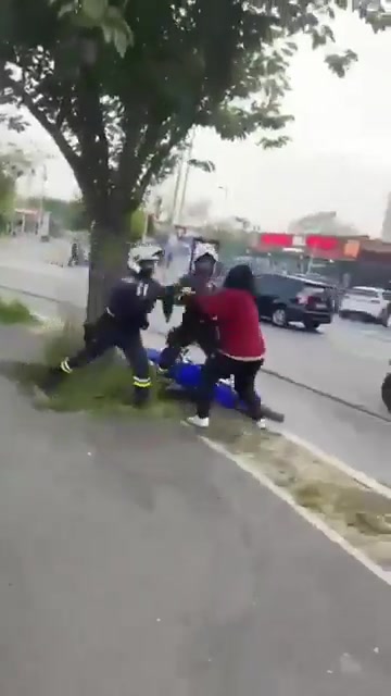 🇫🇷Francja: Drancy. Policja strzelała do grupy próbującej odbić skonfiskowany motocykl