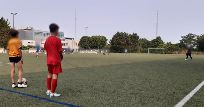 Francja: Fontenay-aux-Roses. Modlitwy na boisku i wykluczanie kobiet w klubie piłkarskim