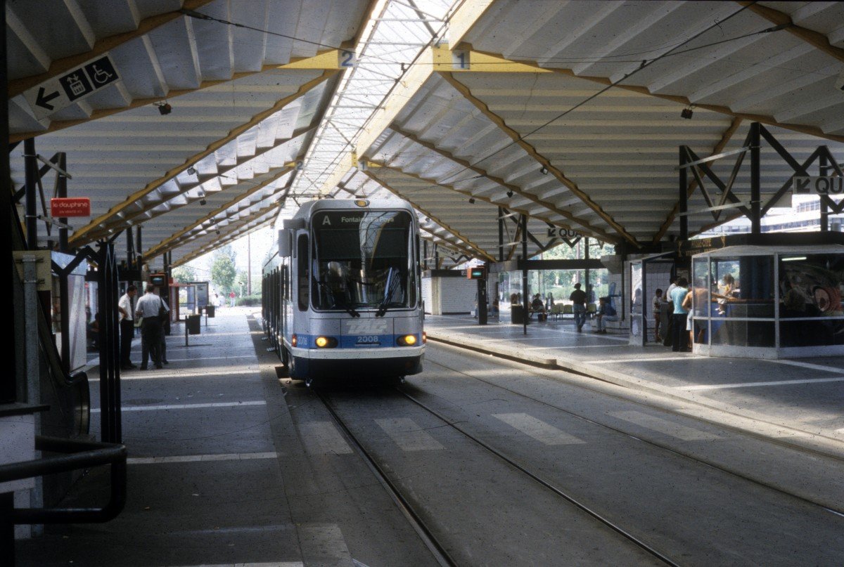Francja: Grenoble. Dwie osoby postrzelone tej samej nocy w aglomeracji