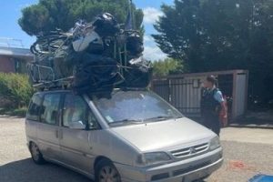Francja: Kierowca na A62 ukarany za 655 kg nadmiarowego bagażu