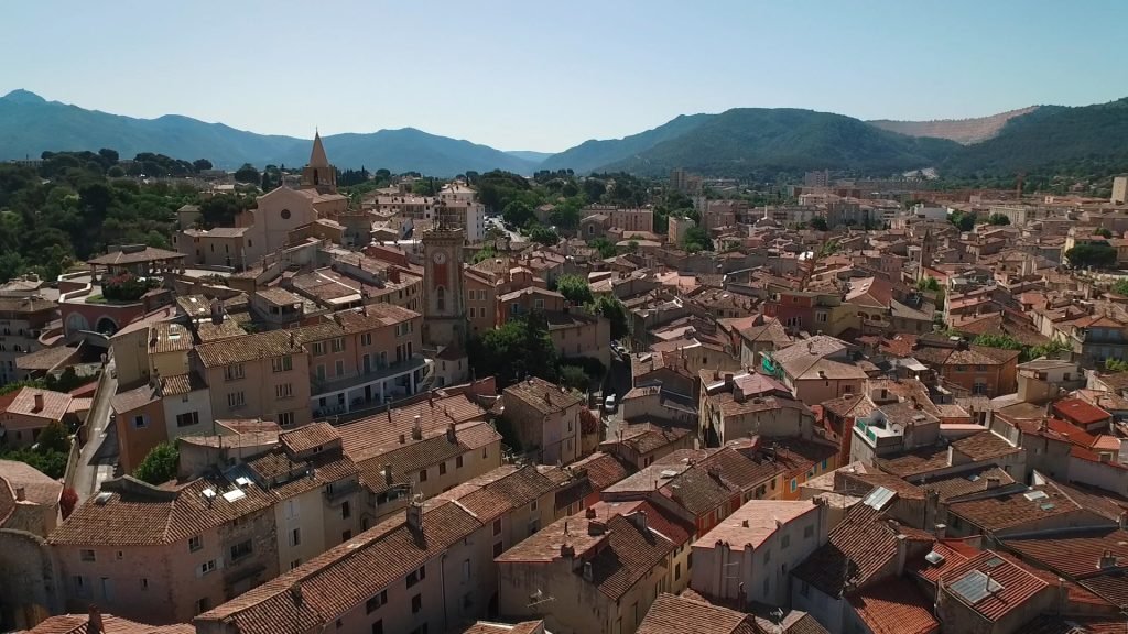 🇫🇷Francja: La Penne-sur-Huveaune. Gwinejczyk skazany na 12 lat za gwałt na 83-latce