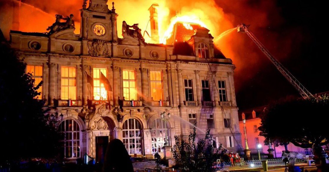 🇫🇷Francja: Limoges. Podejrzany o podpalenie ratusza zatrzymany przy wsparciu RAID