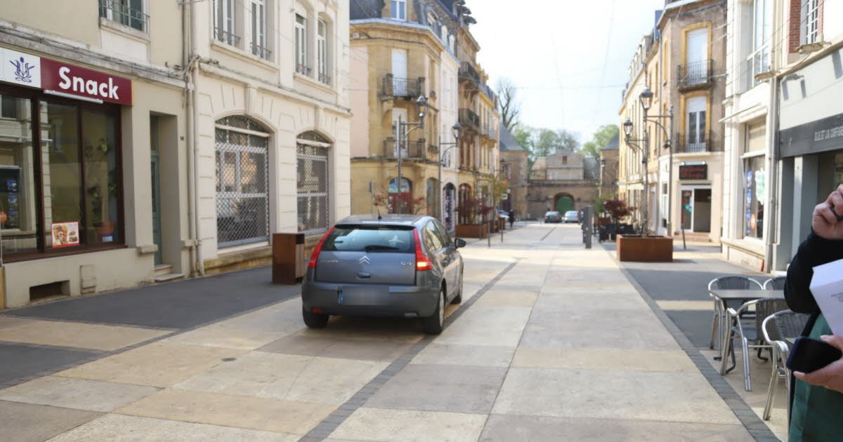 Francja: Longwy. Nastolatek dźgnął mężczyznę nożem, sąd skazał go na 4 lata więzienia