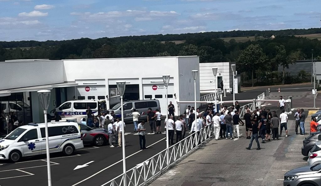 Francja: Mantes-la-Jolie. Bijatyka na noże Turków z Kurdami, jedna osoba zginęła