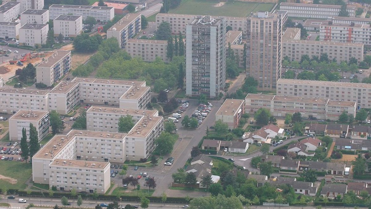 🇫🇷Francja: Mantes-la-Jolie. Strzelanina w Val Fourré, trzech rannych
