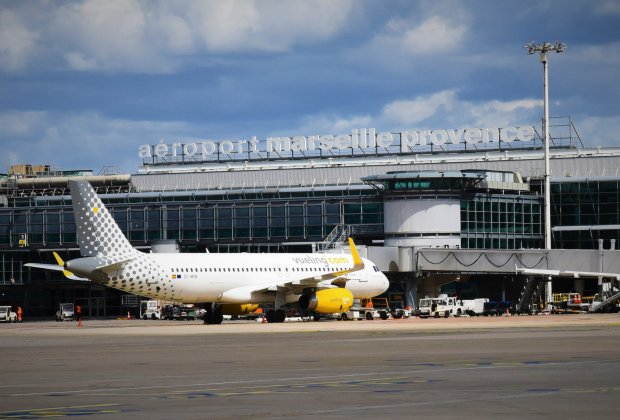 Francja: Marsylia. Deportowany do Algierii mężczyzna szarpał się z policją