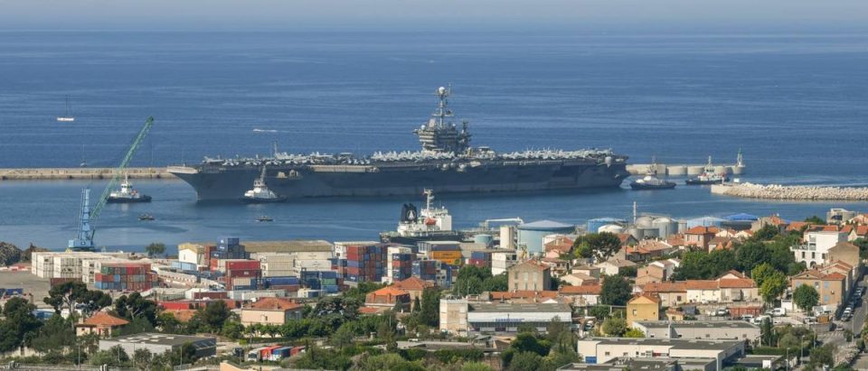 Francja: Marsylia. Dwóch amerykańskich marynarzy pobitych i okradzionych w centr