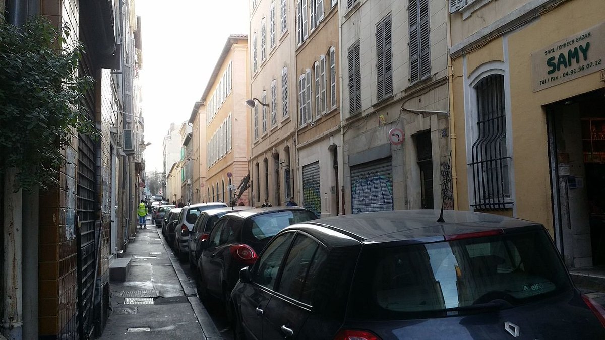 🇫🇷Francja: Marsylia. Mężczyzna ciężko ranny w ulicznej bójce z użyciem noży