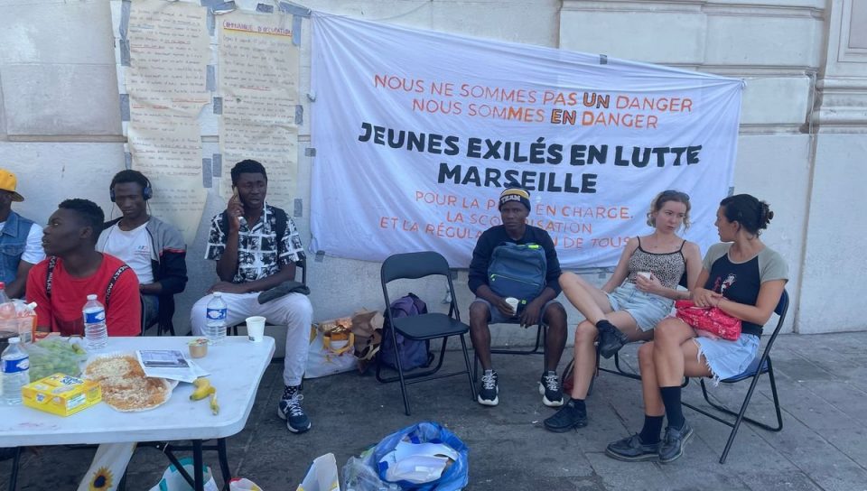 Francja: Marsylia. Około 50 młodych migrantów zajęło kościół św. Ferreola