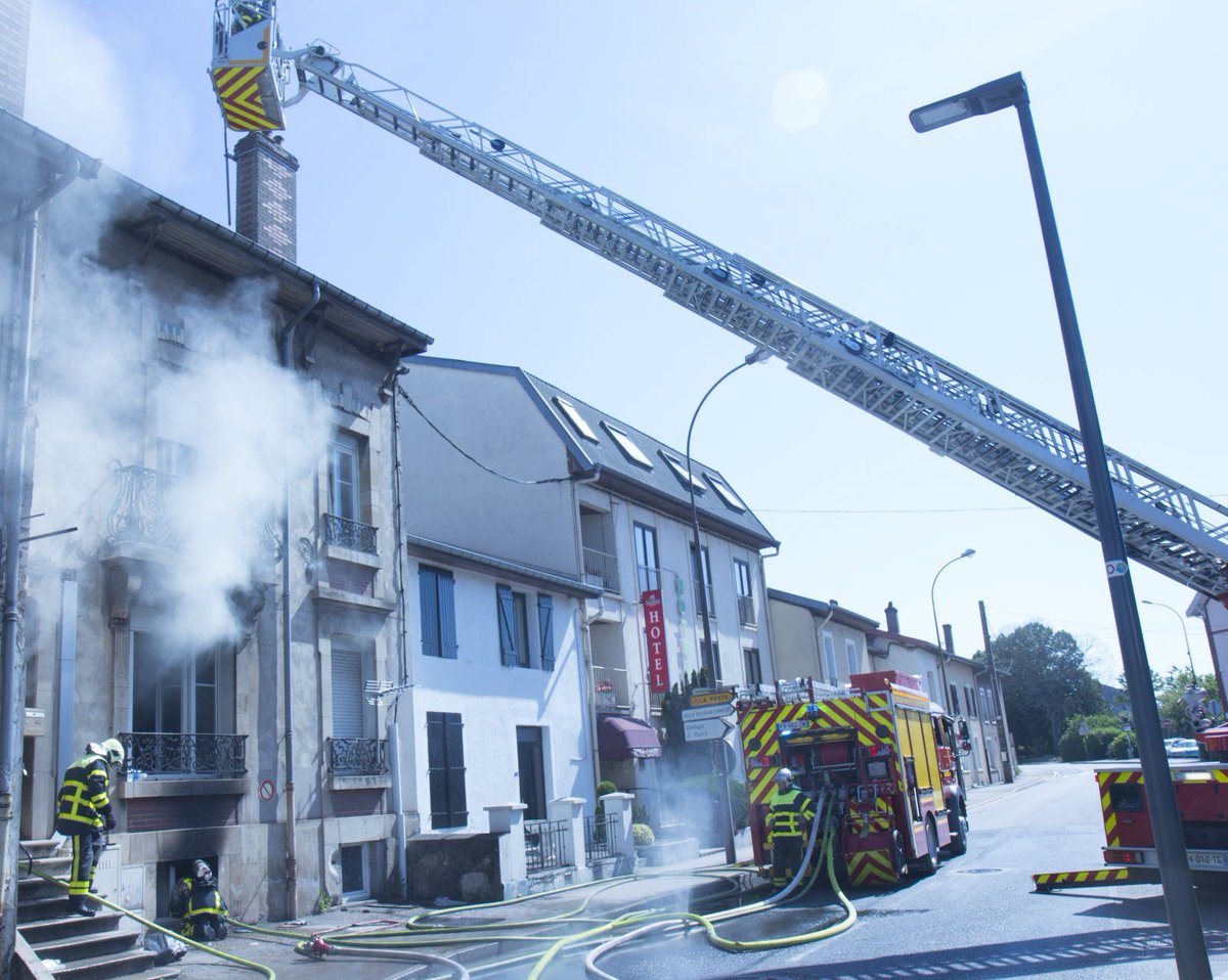 Francja: Neuves-Maisons. Podpalenie domu z pięcioma ofiarami zlecone z więzienia
