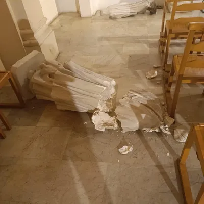 Francja: Nicea. Nożownik zdewastował kościół Sacré-Coeur, rzucił nożem w parafia