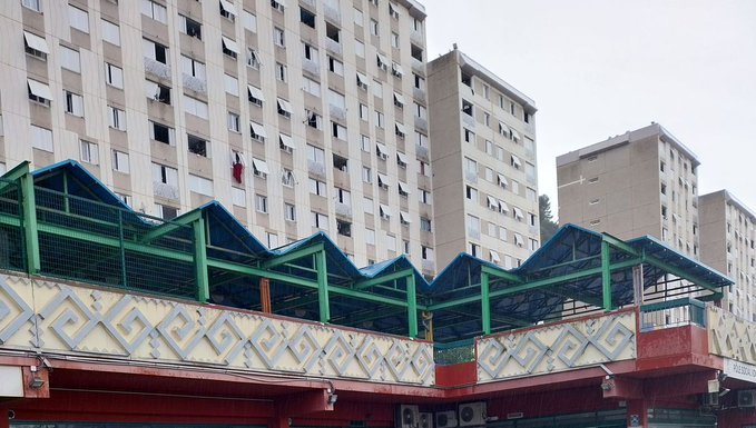 Francja: Nicea. RAID przeszukuje mieszkania po strzelaninie, znaleziono kałasznikowa