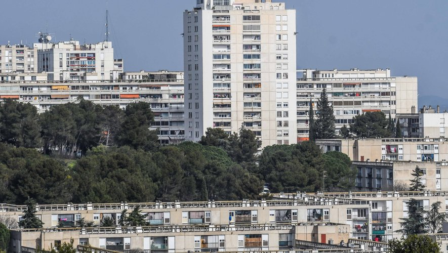 Francja: Nîmes. Grupa zamaskowanych wtargnęła do autobusu w Valdegour