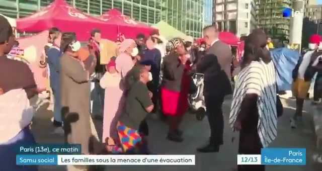 🇫🇷Francja: Paryż. Migranci koczują pod urzędem, odrzucają zakwaterowanie poza stolicą