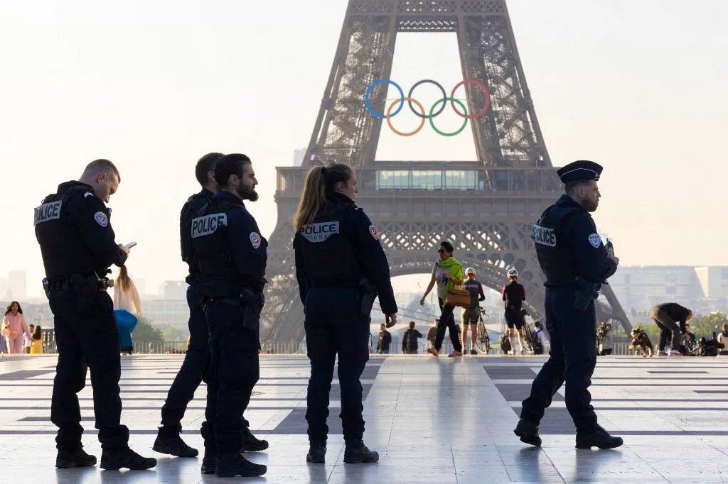 🇫🇷Francja: Paryż. Podczas igrzysk olimpijskich działały latynoskie gangi kieszonkowców