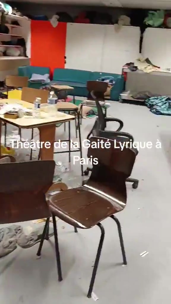 🇫🇷Francja: Paryż. Policja ewakuowała teatr Gaîté Lyrique zajmowany od trzech miesięcy przez migrantów