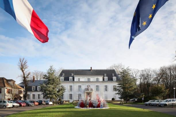 Francja: Pontault-Combault. Pracownica zawieszona na rok za rasistowskie obelgi wobec mera