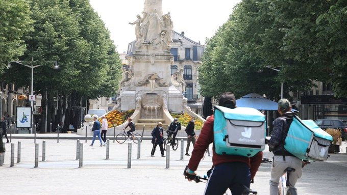 Francja: Reims. Bójka na noże wśród dostawców jedzenia - trzej ranni