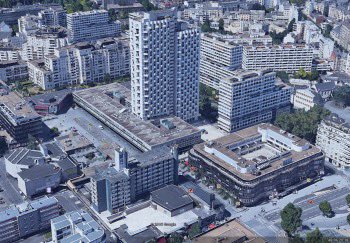 Francja: Rennes. 16-latek zgwałcił 80-letnią kobietę w holu bloku