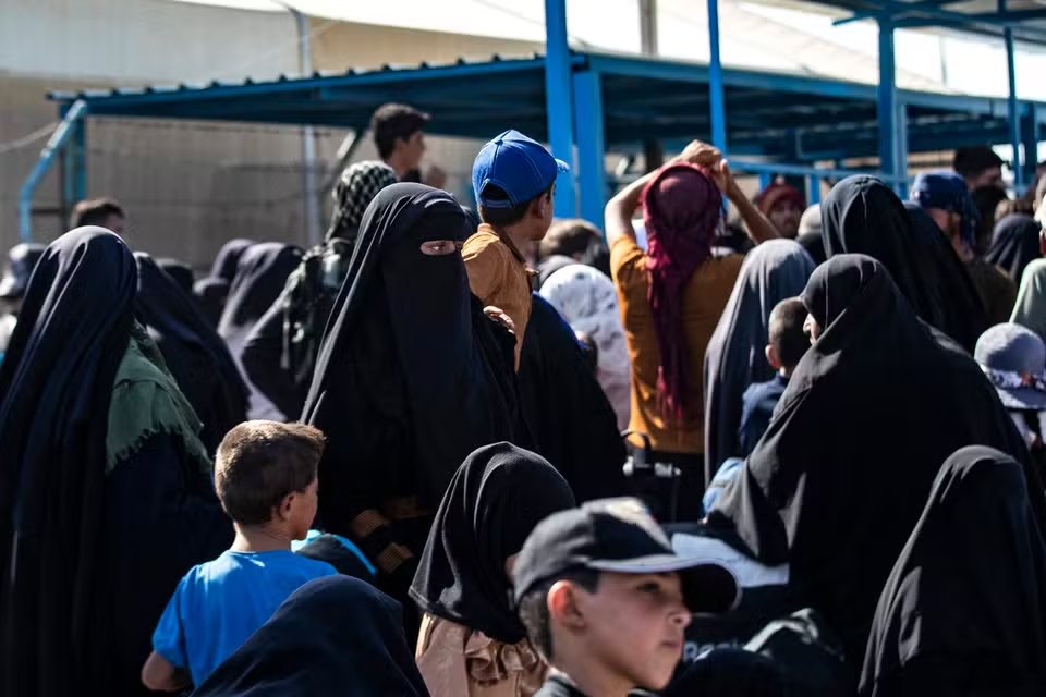 🇫🇷Francja: Repatriacja trzech dżihadystek i 10 dzieci z syryjskich obozów