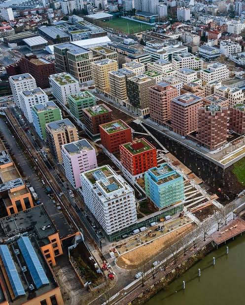 Francja: Saint-Denis. Połowa urzędników MSW nie chce przenosin z Paryża
