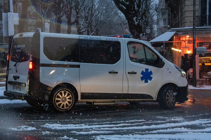 Francja: Saint-Denis. Ratownik usiłował zgwałcić 88-letnią zakonnicę