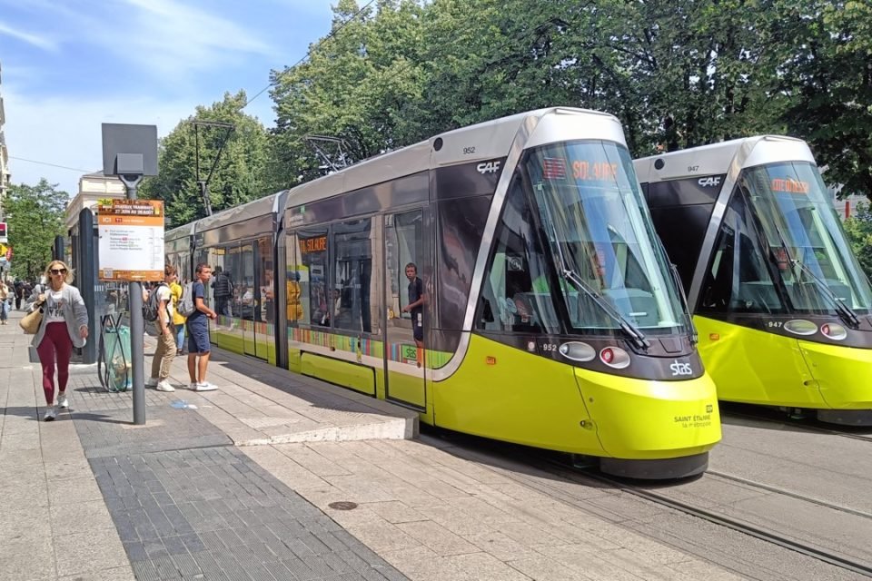 🇫🇷Francja: Saint-Etienne. Bracia z Algierii skazani za usiłowanie zabójstwa w tramwaju