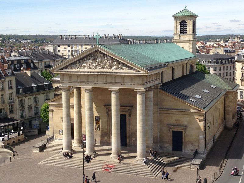 Francja: Saint-Germain-en-Laye. 60-letni mężczyzna urodzony w Pakistanie trafił na psychiatrię