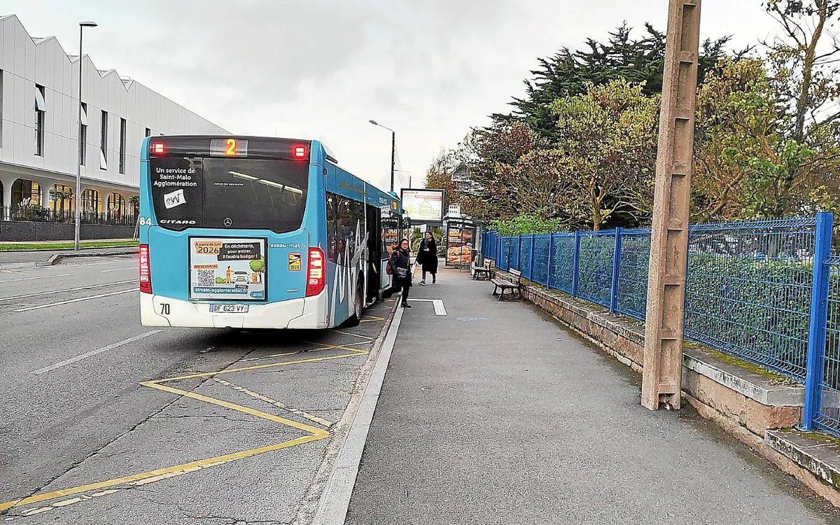 Francja: Saint-Malo. Kobieta próbowała przejąć kierownicę autobusu