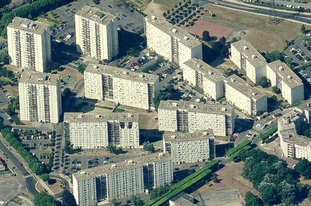 🇫🇷Francja: Sevran. Egzekucja pod Paryżem, zastrzelono 29-latka w samochodzie