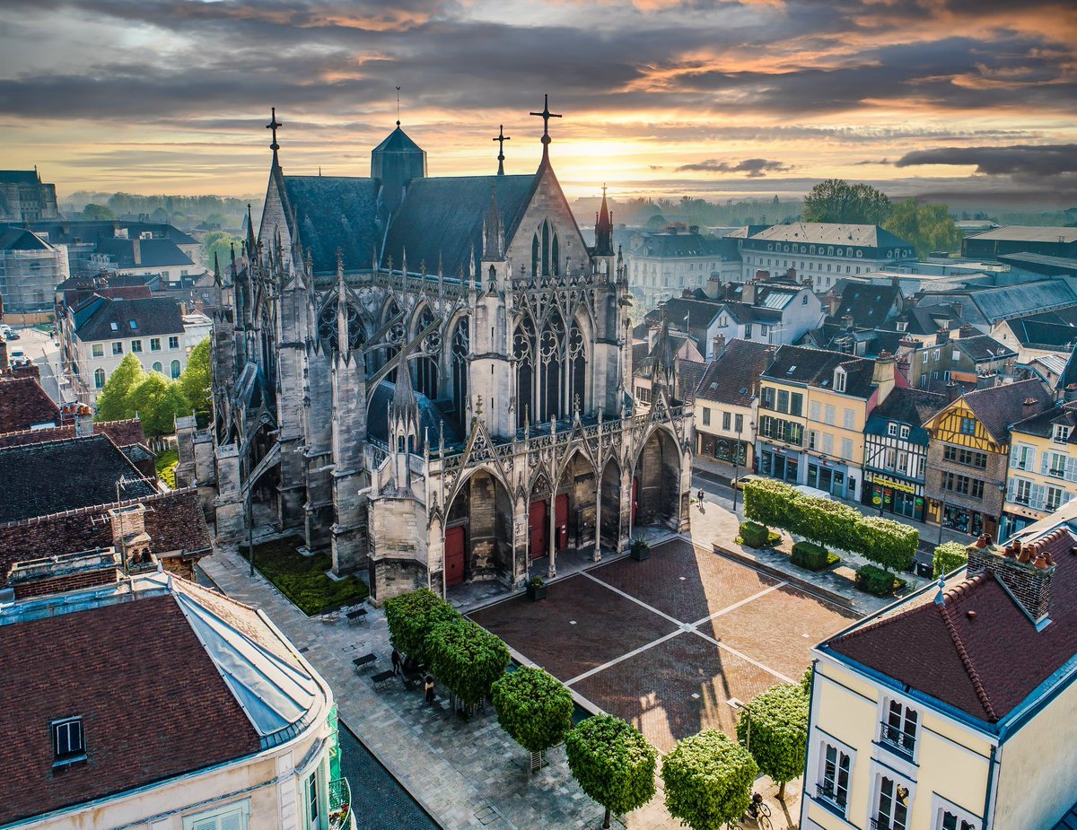 🇫🇷Francja: Troyes. Mężczyzna śmiertelnie ugodzony nożem w centrum miasta