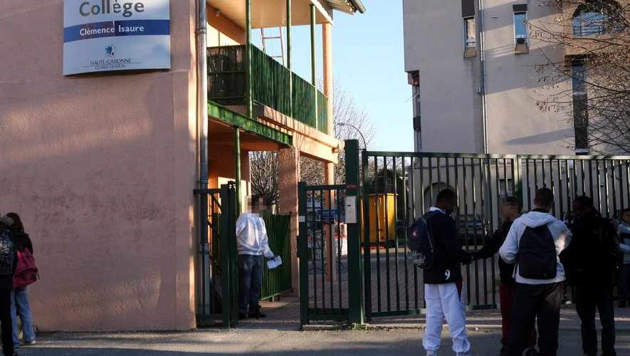 Francja: Tuluza. Uzbrojona rodzina wtargnęła do szkoły i raniła uczennice